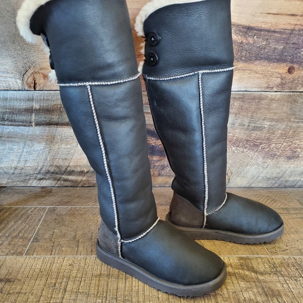UGG Over the knee Sheepskin boots Lotus SZ 7